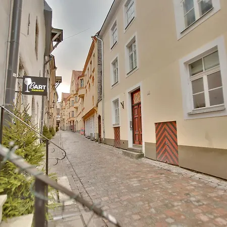 Daily - Old Town Romantic * Tallin
